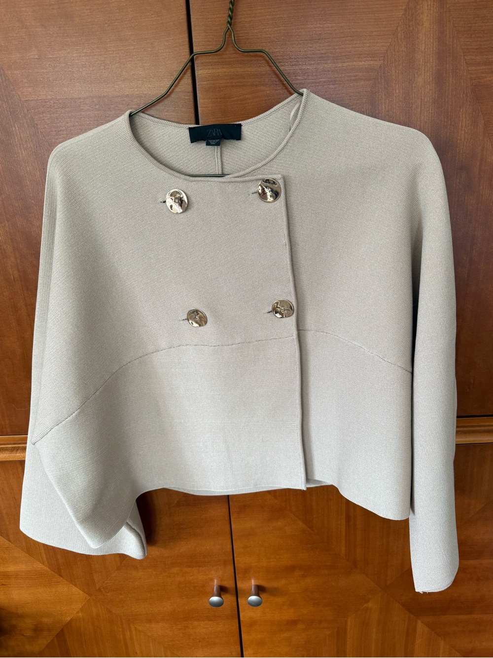 Zara Cape